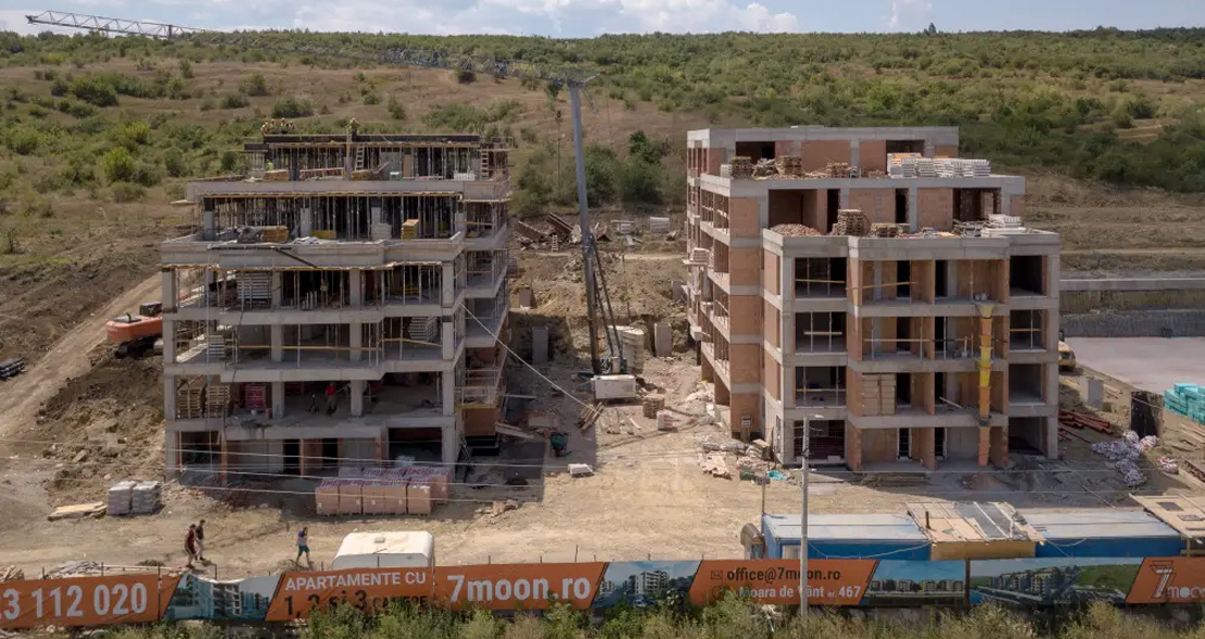 Moon Reflexes Residence - Valrom Industrie